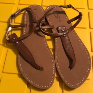 Loft dark brown sandal. size 6.5. Never worn